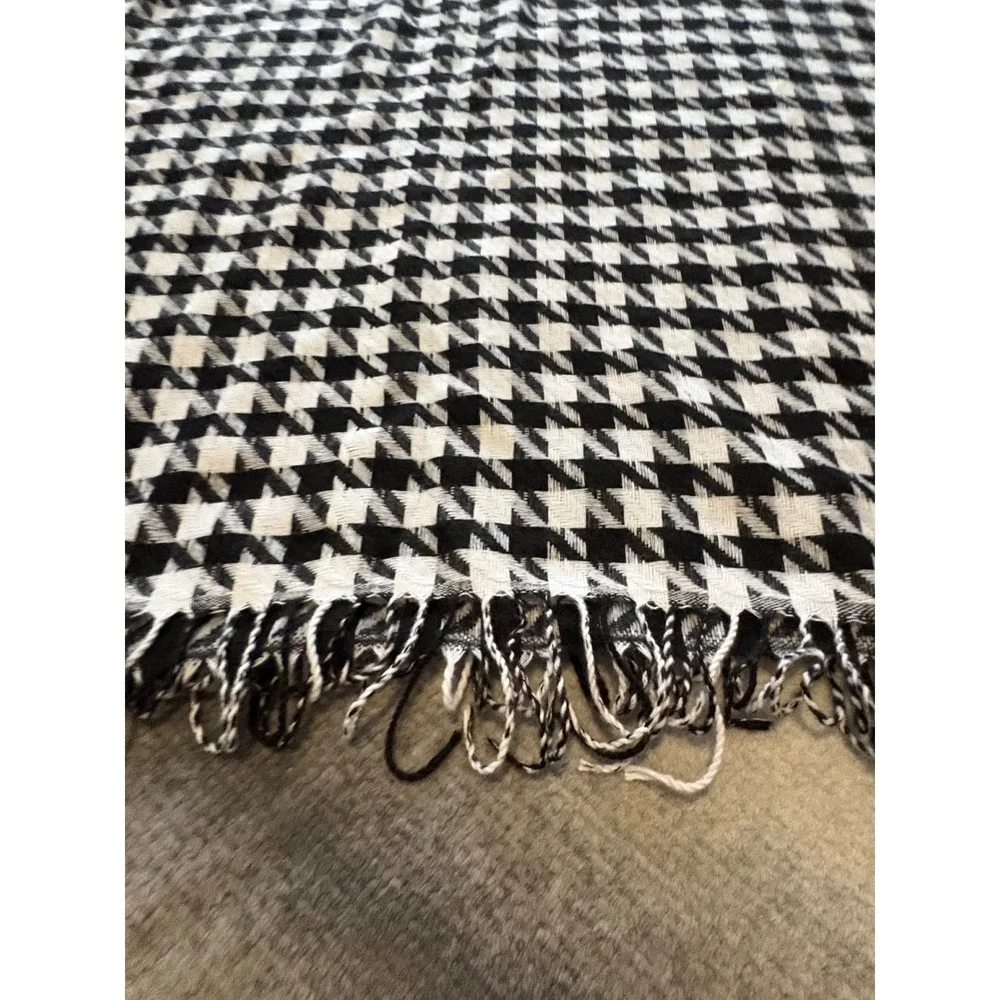 (A7) Houndstooth Scarf Black White Unisex Fringe Wrap Shawl RN 148206